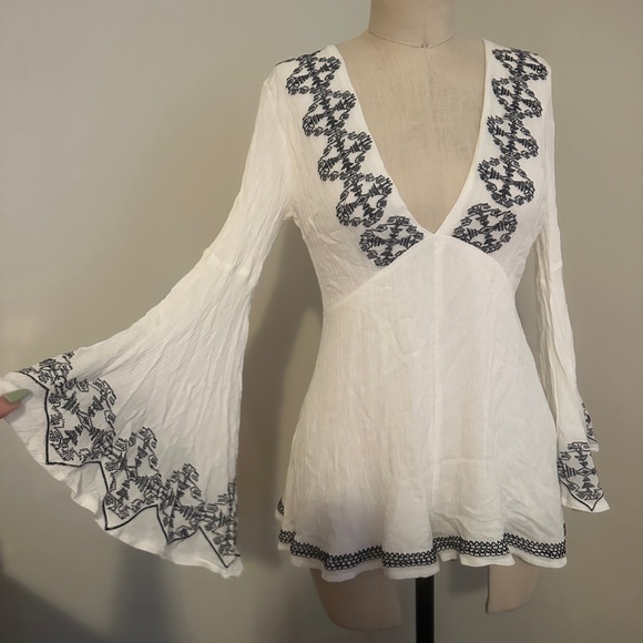 Embroidered Romper - Picture 3 of 4